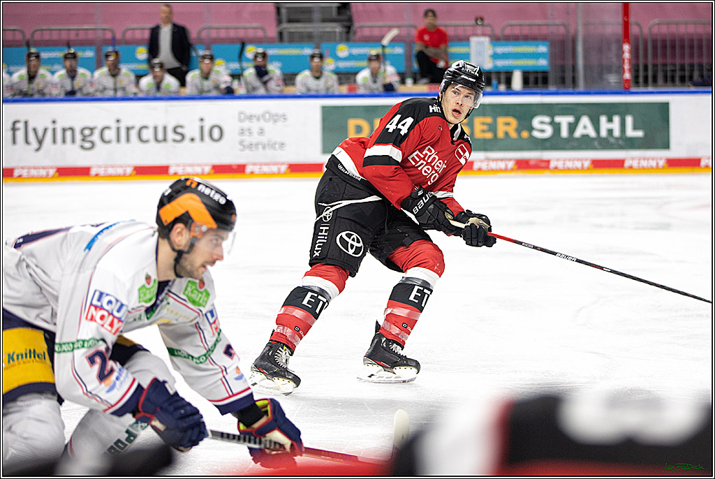 PENNY DEL; Koelner Haie- Eisbaeren Berlin; Koeln, 28.12.2021